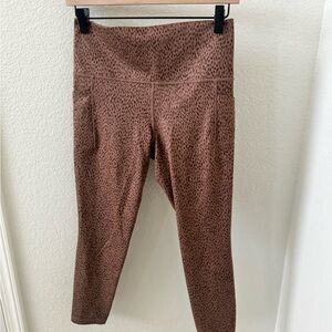 Athleta 7/8 salutation Legging